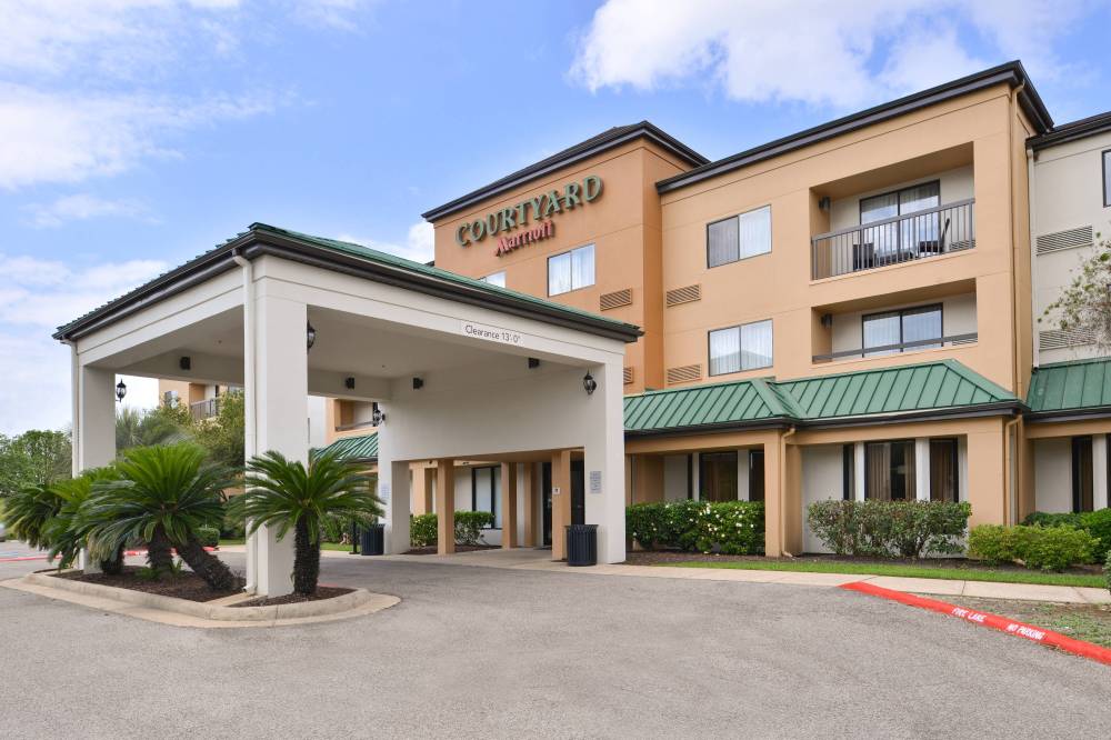 Courtyard By Marriott Beaumont