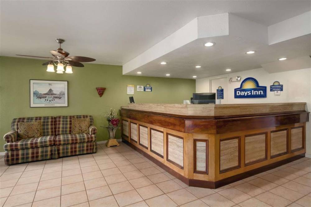 Days Inn By Wyndham Port Royal/near Parris Island