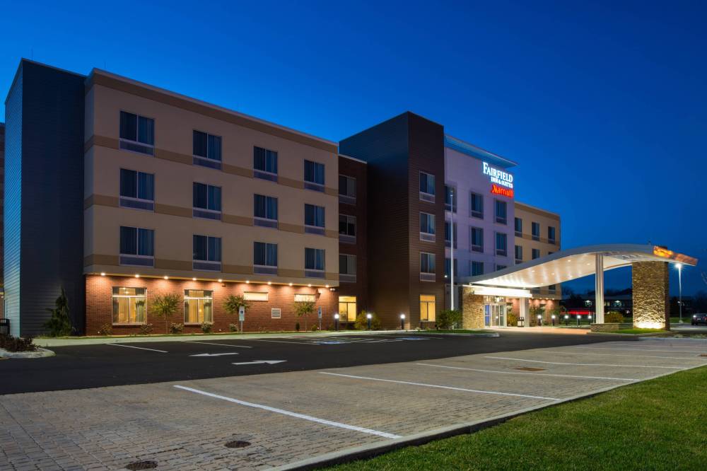 Fairfield Inn And Suites By Marriott Akron Stow