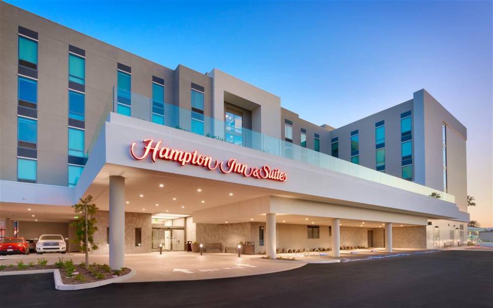 Hampton Inn  And Suites Anaheim Resort Convention Center