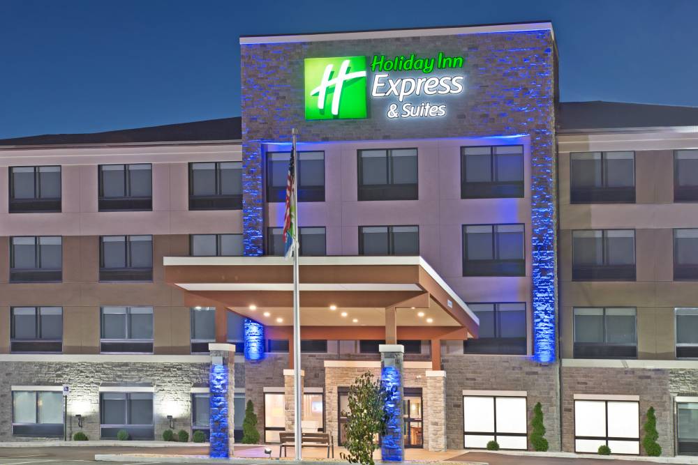 Holiday Inn Exp Stes Uniontown