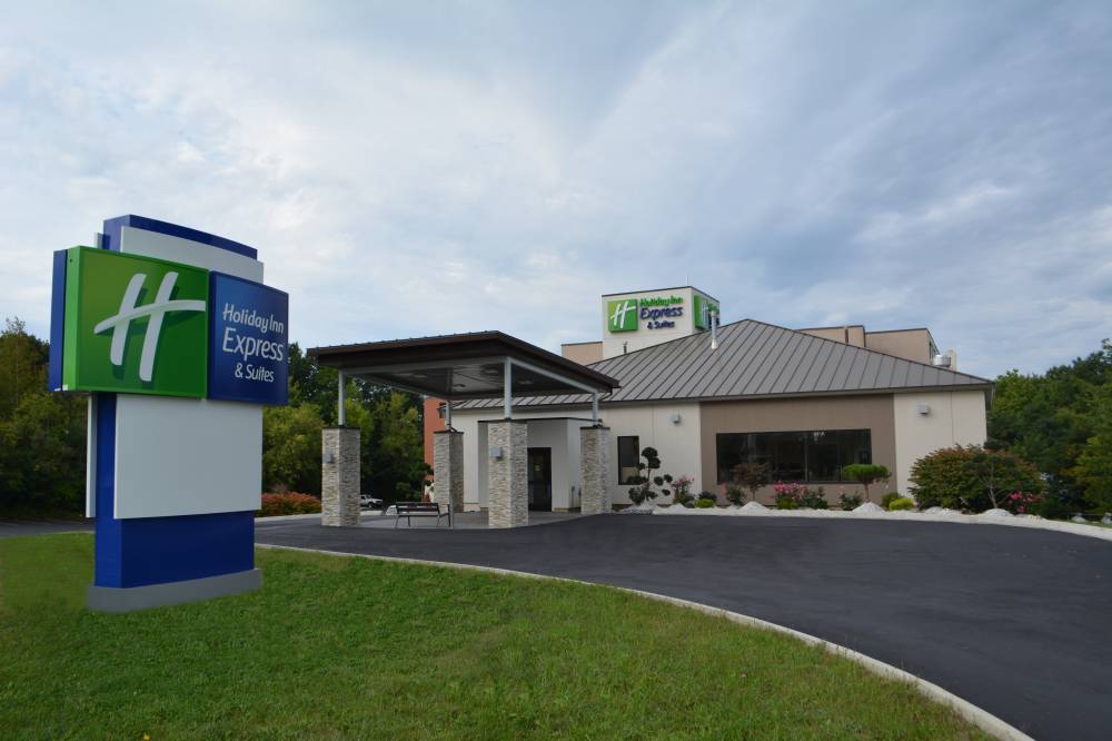 Holiday Inn Exp Stes Waterville North