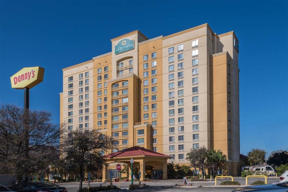 La Quinta Inn & Suites By Wyndham San Antonio Riverwalk