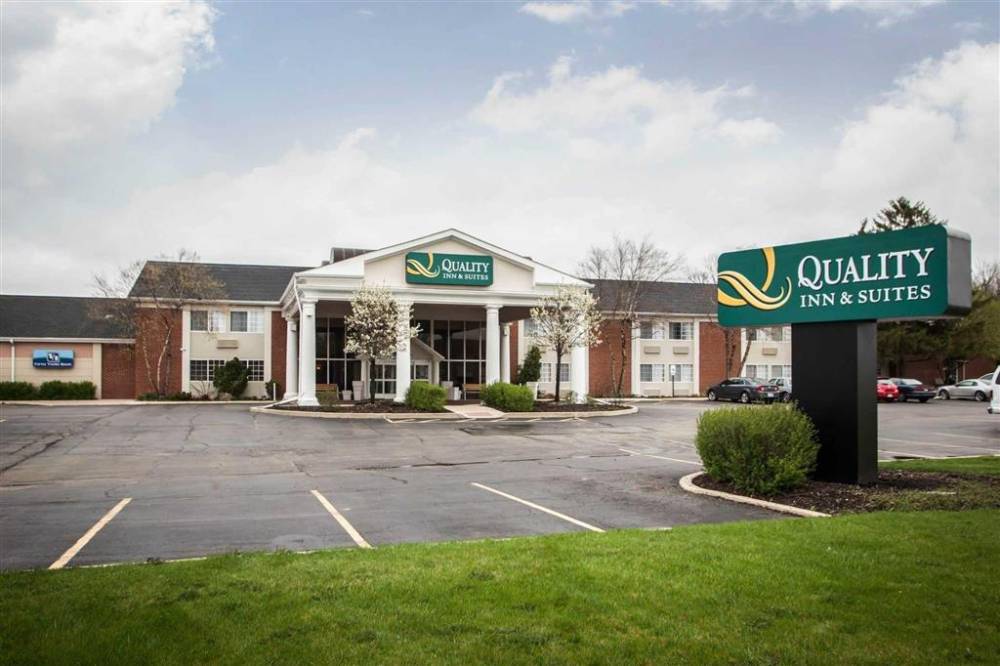 Quality Inn And Suites St Charles -west Chicago